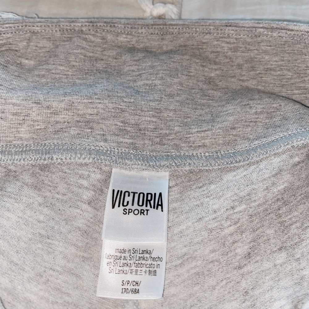 Victoria’s Secret Cropped Leggings - Picture 3 of 3